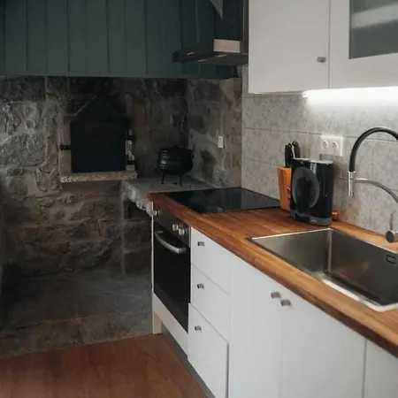 Casas Do Vale A Casa Casa Familiar Holiday home *